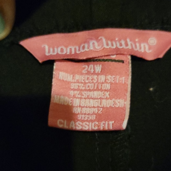 Black Women's Size 24 Classic Fit Shorts - Picture 5 of 5